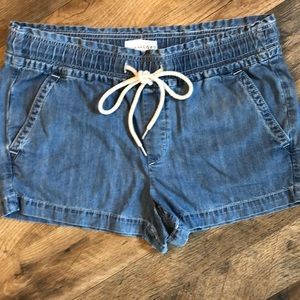 NWOT LOFT jean shorts. Pull on. Size Med.